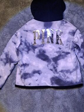 VICTORIAS SECRET FLEECE LINING/HOOD. OMG BEAUTIFUL